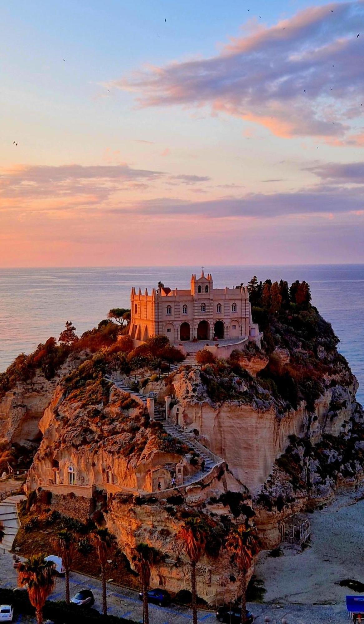 In The Heart Of The Historic Center, Near The Sea Apartamento Tropea Exterior foto